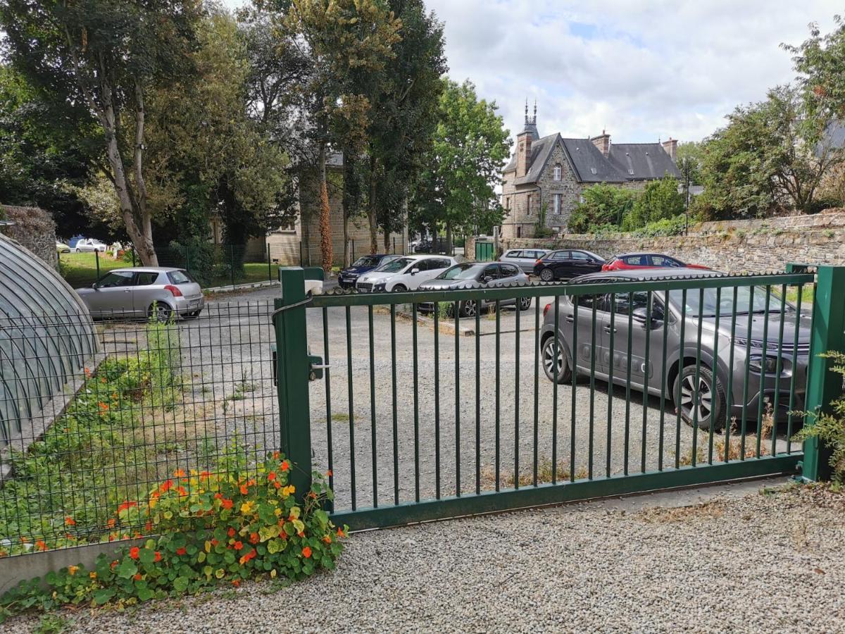 Studio Des Stuarts Dol-de-Bretagne Bagian luar foto